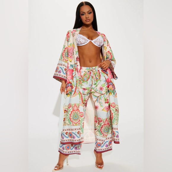 Lainey Kimono Pant Set - Red/combo |
Fashion Nova, Matching Sets - Picture 2 of 8